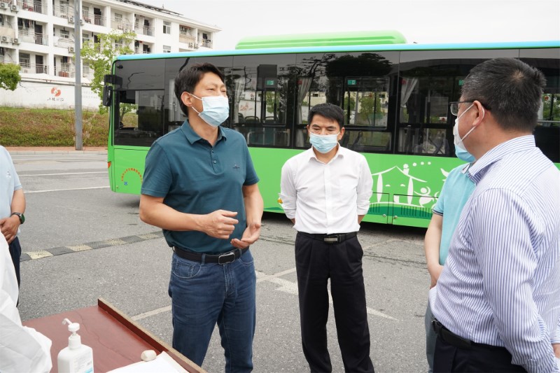 市國資委黨委書(shū)記、主任周連文帶隊到城投公交集團、交通樞紐開(kāi)展疫情防控、安全生產(chǎn)專(zhuān)項檢查